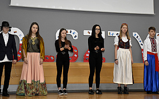 Są dumni ze swojego pochodzenia. Uczniowie mniejszości narodowych wystąpili w Olsztynie